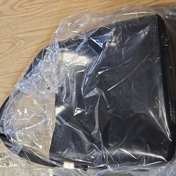 NWT Edie Bucket Bag in Black Italian Leather - Picture 3 of 4